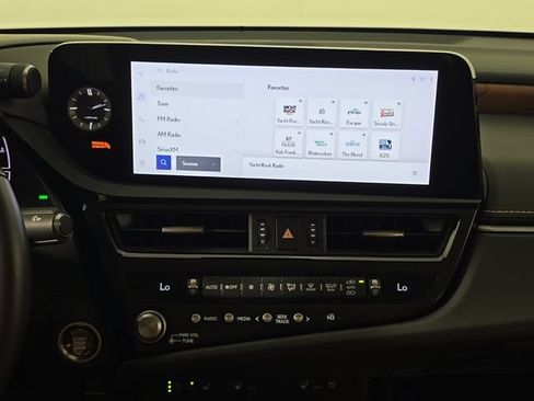 Used 2024 Lexus ES 350 w/ Premium Package FWD image 19