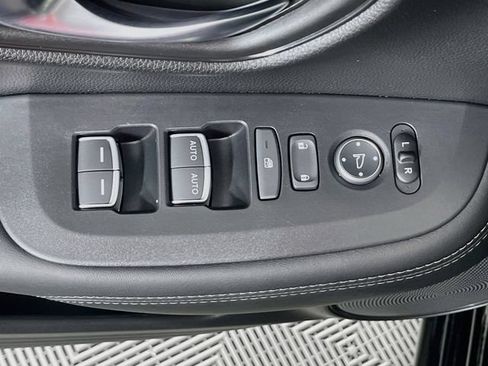 Used 2026 Honda HR-V EX-L image 18