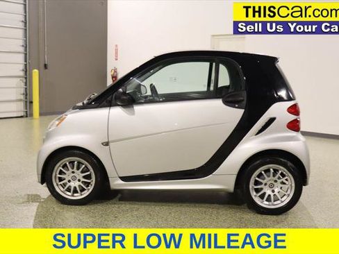 Used 2014 smart fortwo passion RWD image 4