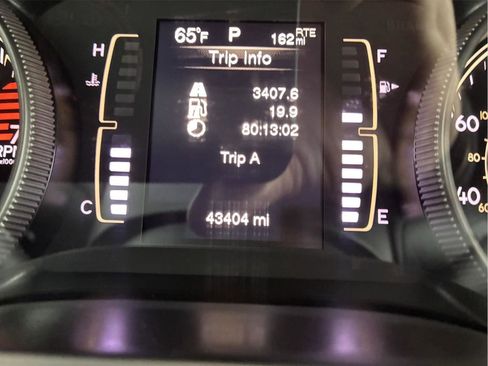 Used 2018 Jeep Cherokee Latitude Plus w/ Cold Weather Group AWD/4WD image 20