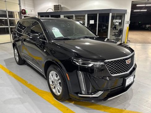 Used 2025 Cadillac XT6 Luxury FWD image 4