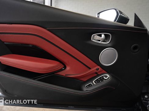 Used 2021 Aston Martin V8 Vantage Roadster image 20