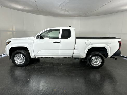 Used 2025 Toyota Tacoma SR image 7