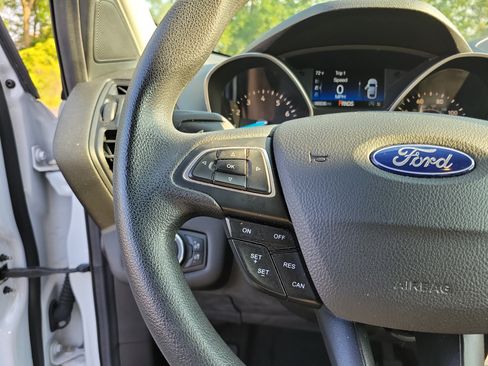 Used 2018 Ford Escape SE FWD image 22