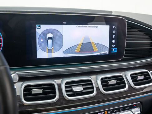 Used 2023 Mercedes-Benz GLS 450 4MATIC image 25