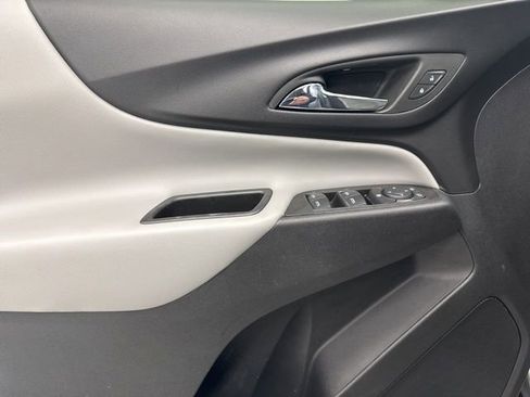 Used 2023 Chevrolet Equinox LS w/ LS Convenience Package image 9