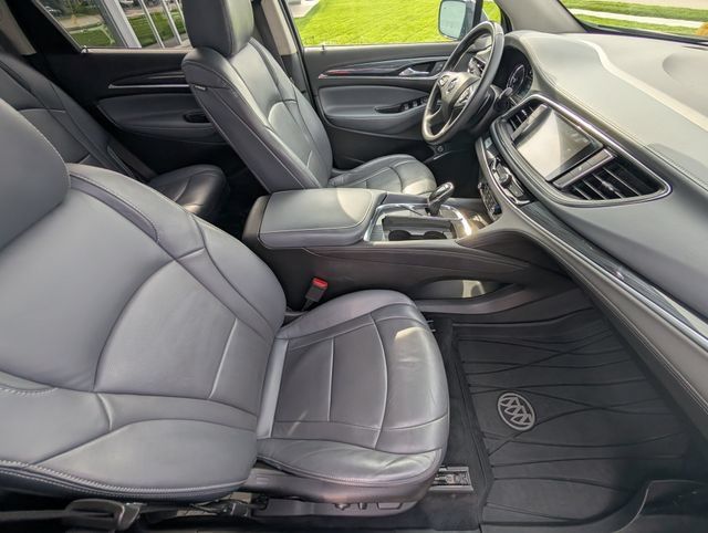 Used 2018 Buick Enclave Essence AWD/4WD image 6