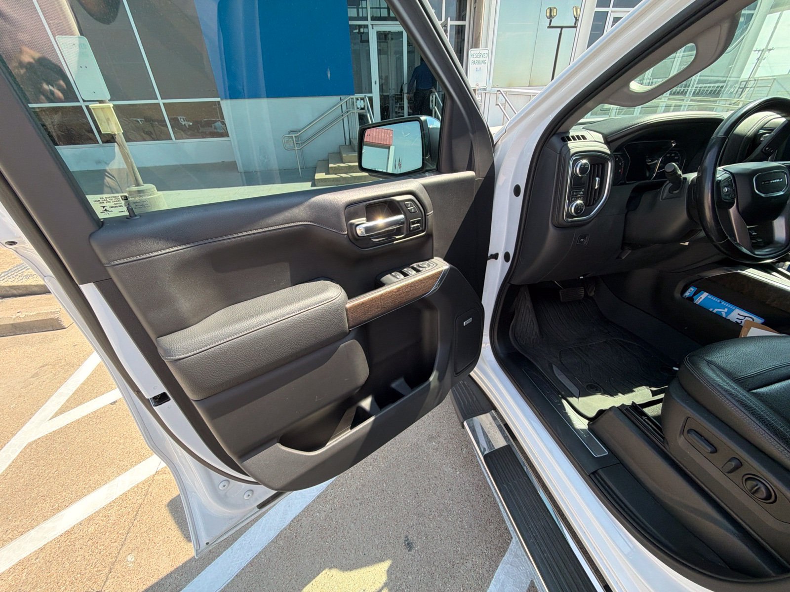 Used 2022 GMC Sierra 1500 Denali RWD image 9