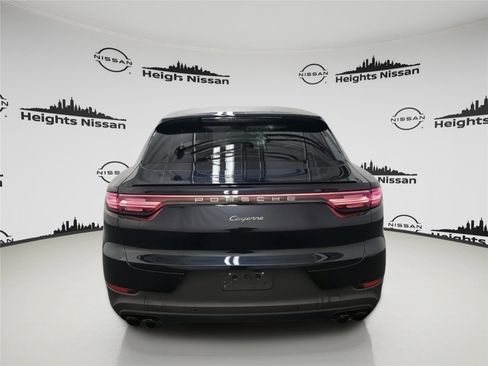 Used 2022 Porsche Cayenne Platinum Edition w/ Premium Package Plus image 5