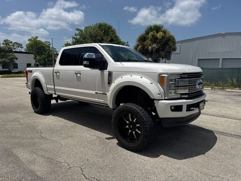 Used 2018 Ford F250 Platinum w/ Platinum Ultimate Package AWD/4WD image 4