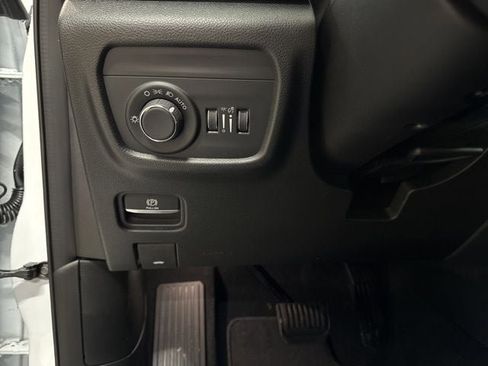 New 2025 Jeep Grand Cherokee L Altitude image 27