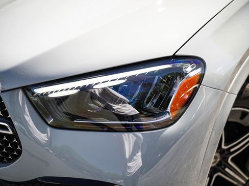 Used 2024 Mercedes-Benz GLE 350 4MATIC w/ AMG Line Exterior image 4