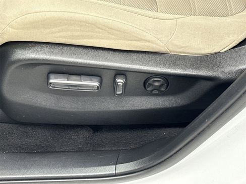 Used 2022 Honda CR-V EX image 17