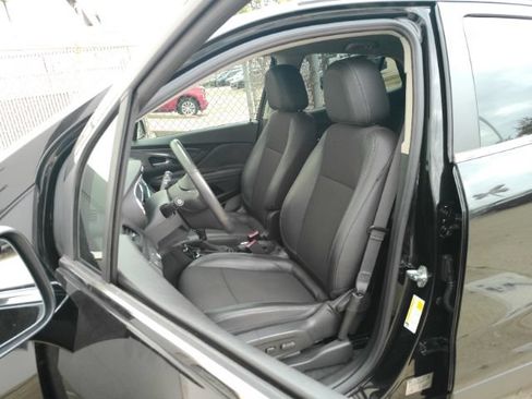 Used 2021 Buick Encore Preferred FWD image 14