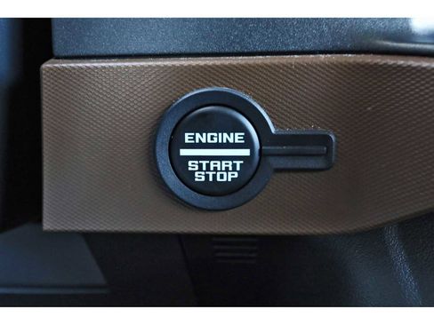 Used 2024 Ford Bronco Outer Banks AWD/4WD image 23