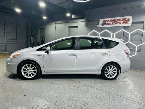 Used 2012 Toyota Prius V Five FWD image 2