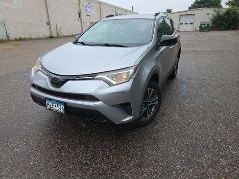 Used 2016 Toyota RAV4 LE AWD/4WD image 2