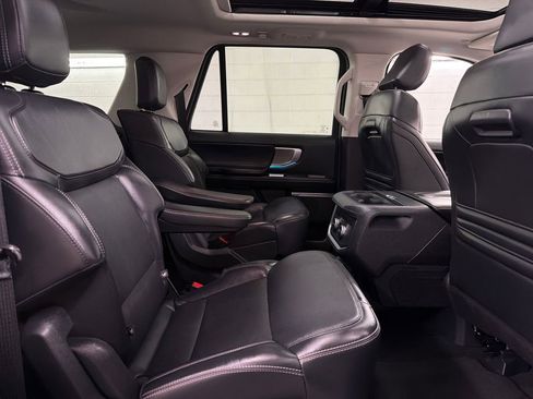 Certified 2025 Ford Expedition Max Platinum AWD/4WD image 32