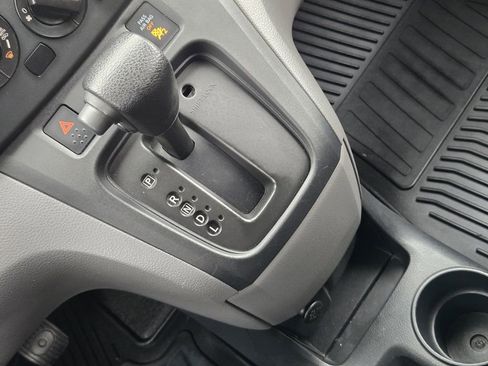 Used 2016 Nissan NV200 S image 18