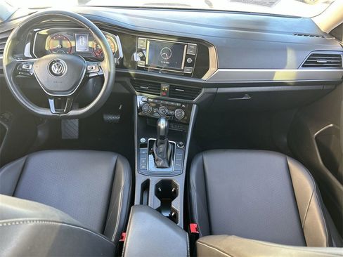 Used 2020 Volkswagen Jetta SE w/ SE Cold Weather Package image 12