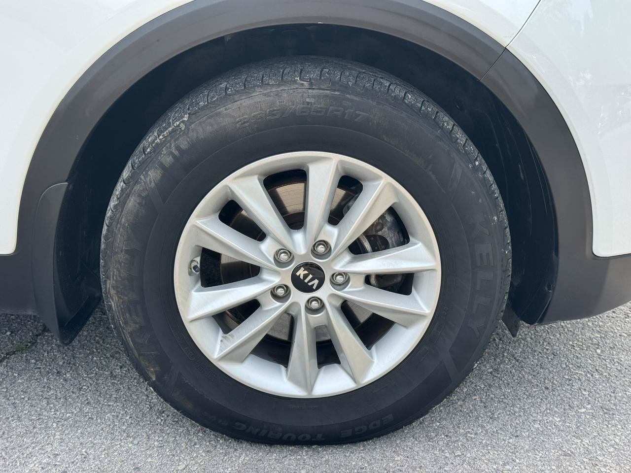 Used 2019 Kia Sorento FWD image 26