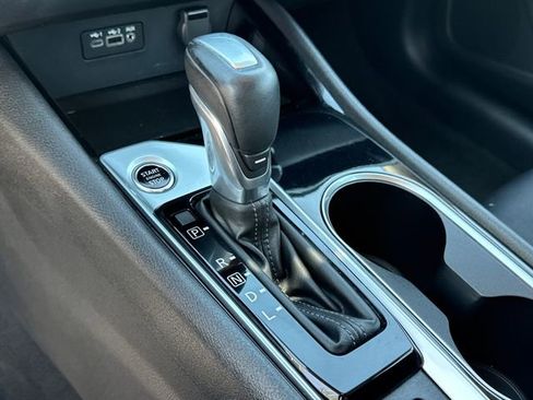 Used 2022 Nissan Altima 2.5 SV w/ SV Premium Package image 15