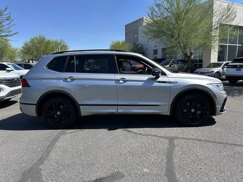 Used 2023 Volkswagen Tiguan SE R-Line FWD image 5