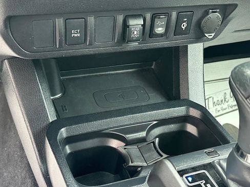 Certified 2019 Toyota Tacoma TRD Off-Road AWD/4WD image 22