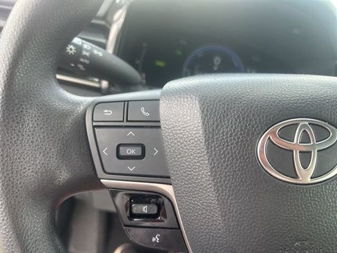 Used 2025 Toyota Camry LE FWD image 16