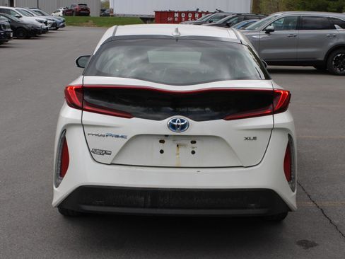 Used 2020 Toyota Prius Prime XLE FWD image 6