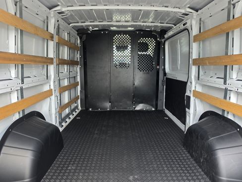 Used 2025 RAM ProMaster 2500 w/ U-Haul Equipment Group FWD image 12