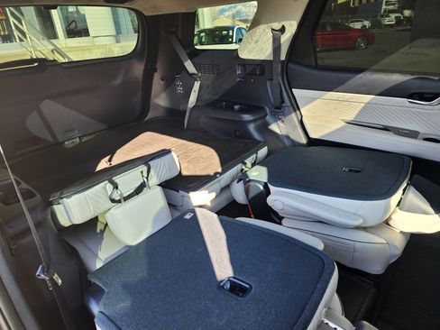 Used 2024 Hyundai Palisade Calligraphy image 21