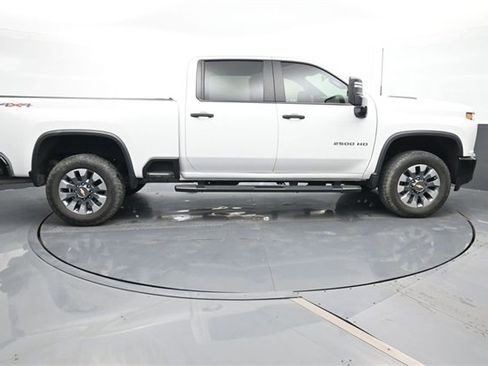 Used 2023 Chevrolet Silverado 2500 Custom w/ Custom Value Package image 22