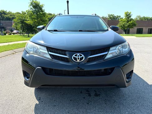 Used 2013 Toyota RAV4 LE image 2