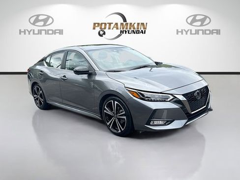 Used 2023 Nissan Sentra SR w/ SR Premium Package FWD image 3