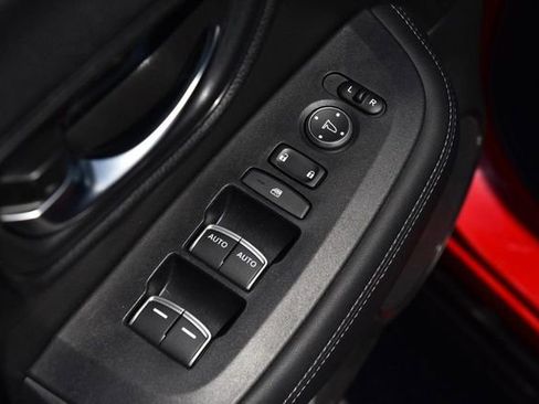 Used 2024 Honda HR-V EX-L image 8