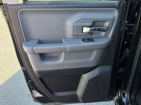 Used 2024 RAM 1500 Classic SLT image 17