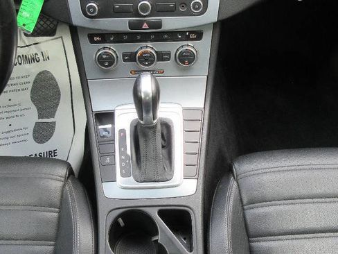 Used 2013 Volkswagen CC Lux image 33