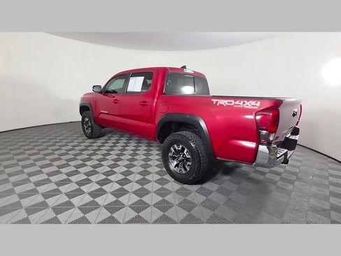 Used 2018 Toyota Tacoma TRD Off-Road AWD/4WD image 41