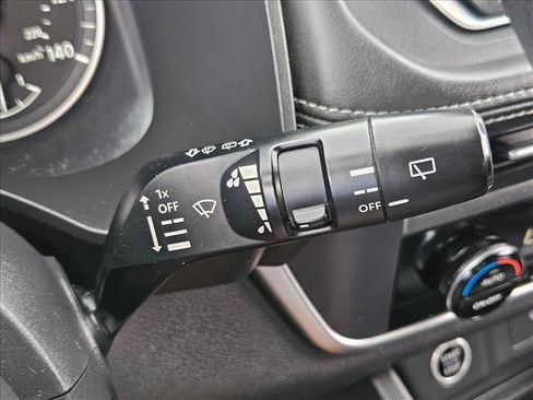 Used 2023 Nissan Rogue SV AWD/4WD image 14