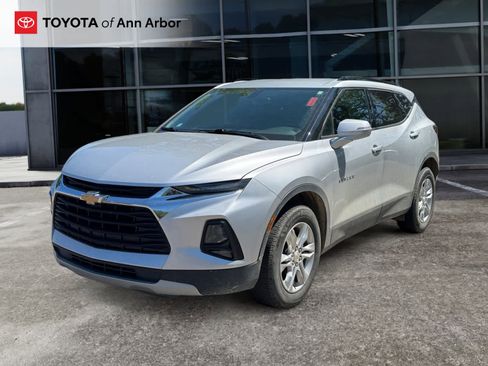 Used 2020 Chevrolet Blazer LT FWD image 2
