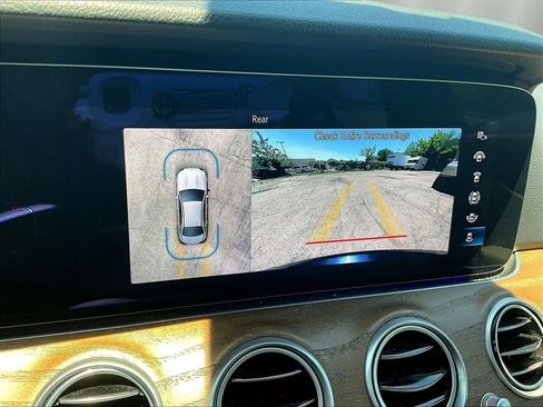 Used 2022 Mercedes-Benz E 350 Sedan image 14