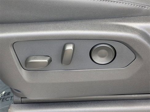 New 2026 GMC Sierra 1500 SLT image 20