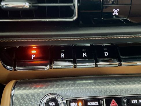 Used 2023 Lincoln Aviator Black Label w/ Dynamic Handling Package image 17