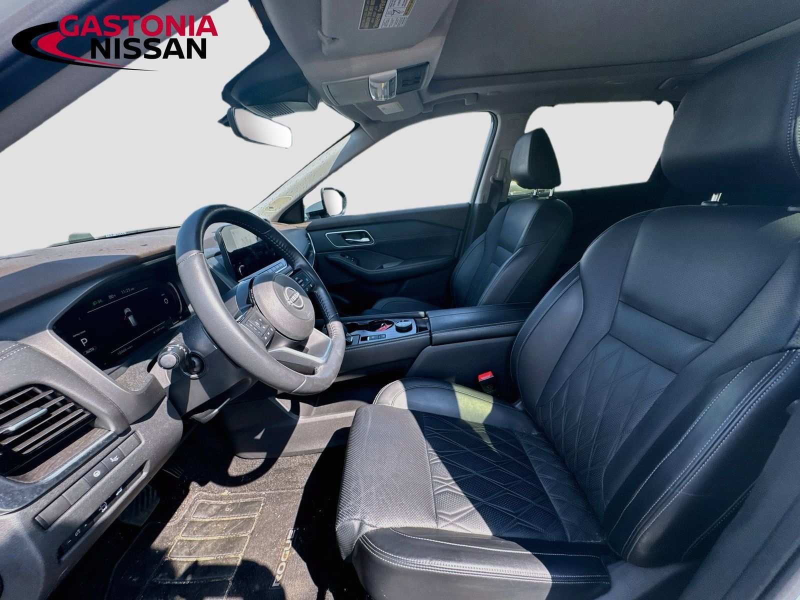 Used 2023 Nissan Rogue Platinum w/ Platinum Premium Package AWD/4WD image 29