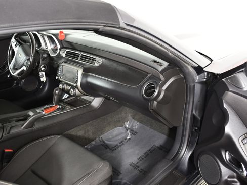 Used 2015 Chevrolet Camaro LT RWD image 29