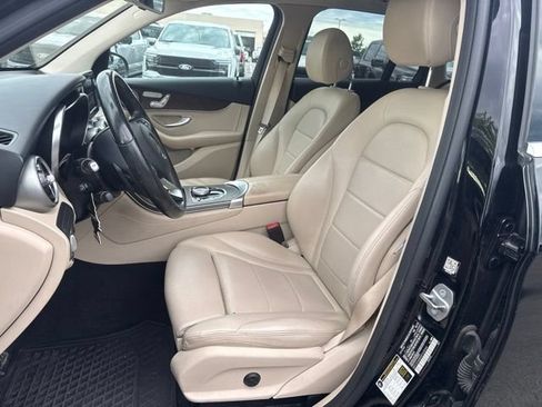 Used 2019 Mercedes-Benz GLC 300 4MATIC image 11