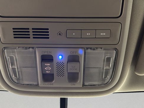 Used 2013 Honda Odyssey EX-L image 27