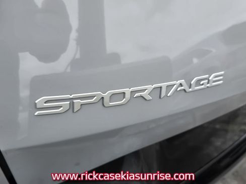 Used 2023 Kia Sportage SX FWD image 7