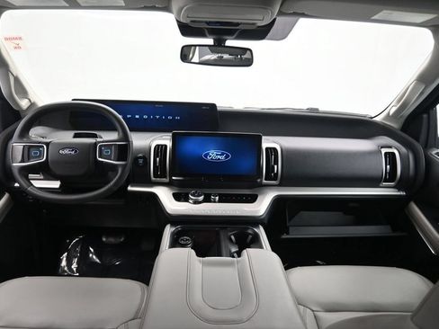 Used 2025 Ford Expedition Max Active AWD/4WD image 10